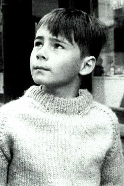 Brian Painchaud interpretando a Brian O'Connal