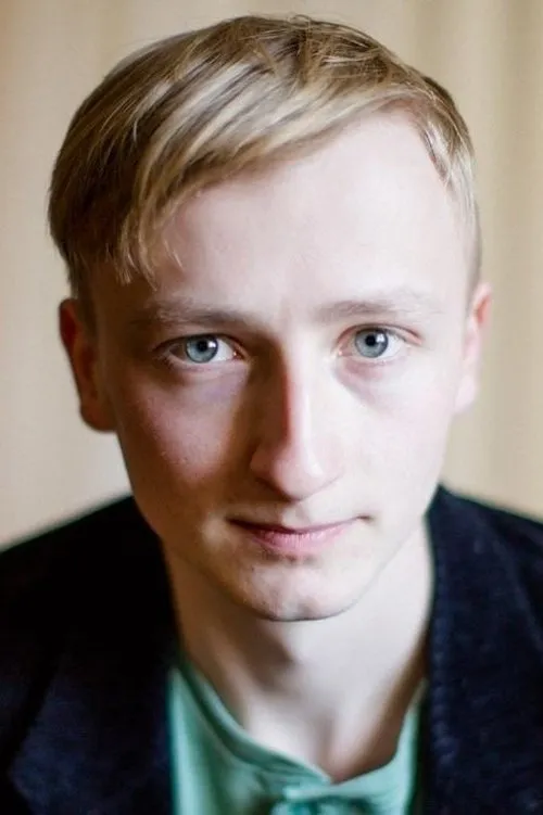 Brian Völkner interpretando a Lorenz