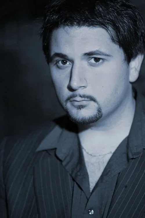 Brian Vukovic interpretando a Vinny Andreoli