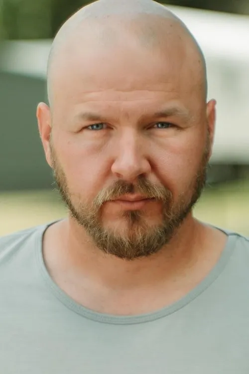 Justin Livingston ha trabajado con Brigham McNeely en 1 ocasiones