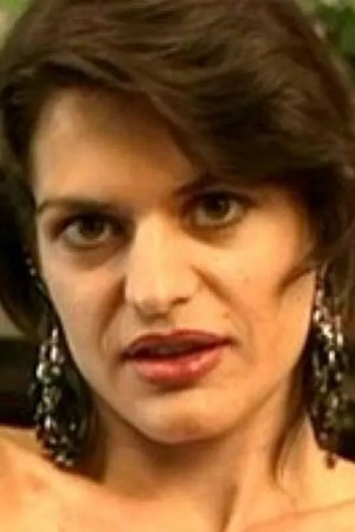 Brigitte Aime interpretando a 