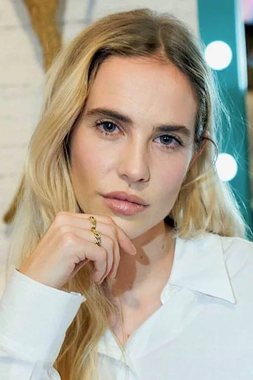 Cecilia Bartolomé ha trabajado con Brisa Fenoy en 1 ocasiones