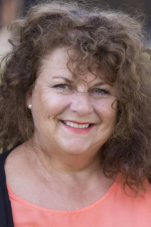 Brit Elisabeth Haagensli interpretando a Dame 1