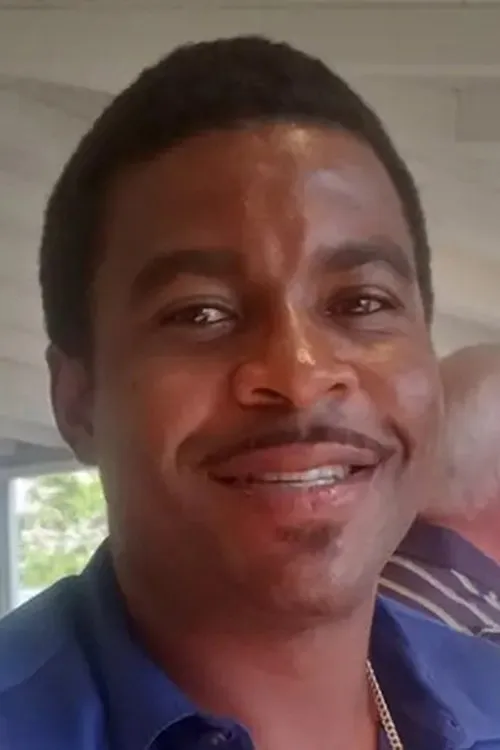 Ardreal Holmes Jr ha trabajado con Britton Norwood en 1 ocasiones