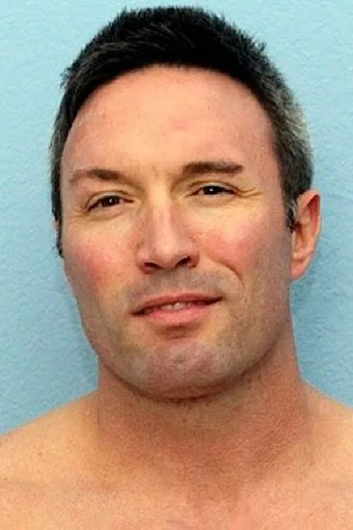 Brock Landon interpretando a (archive footage)