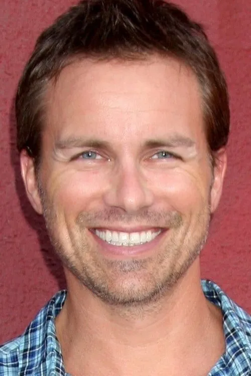 Brody Hutzler interpretando a Tye Wilson