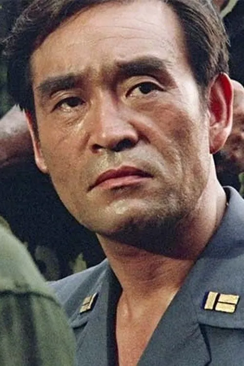 Bruce Jang Il-Sik interpretando a