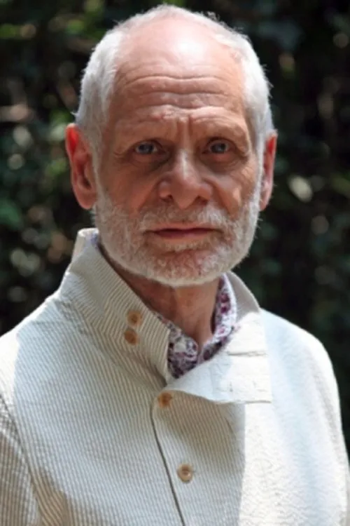 Bruce Myers interpretando a Rosina's Father