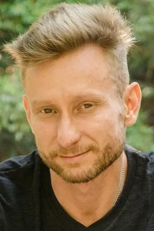 Bruno Bebianno interpretando a Elfo