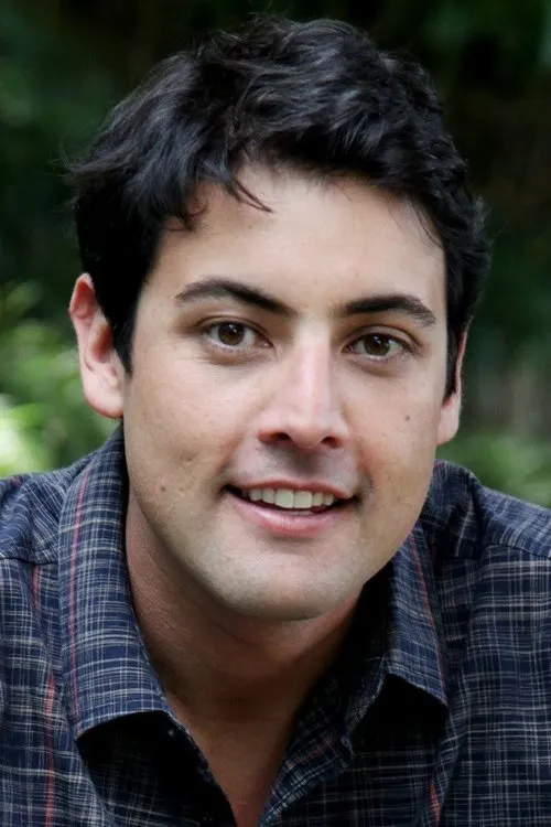 Bruno De Luca interpretando a Raul