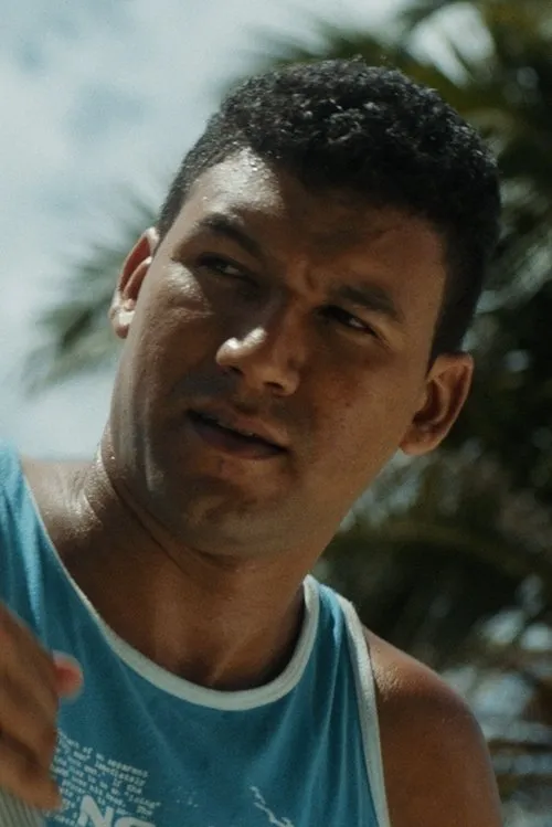 Bruno Prata interpretando a Josimar