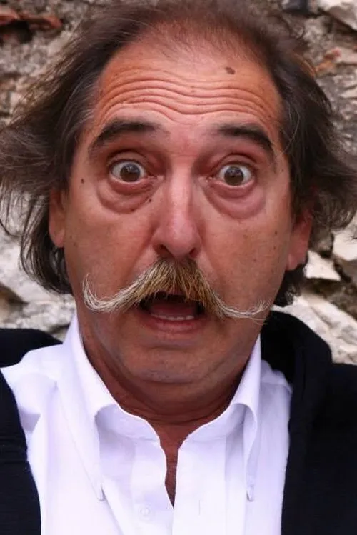 Bruno Rossi interpretando a Garde du KGB