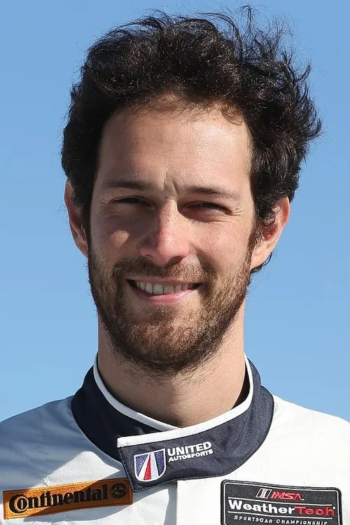Bruno Senna interpretando a Himself