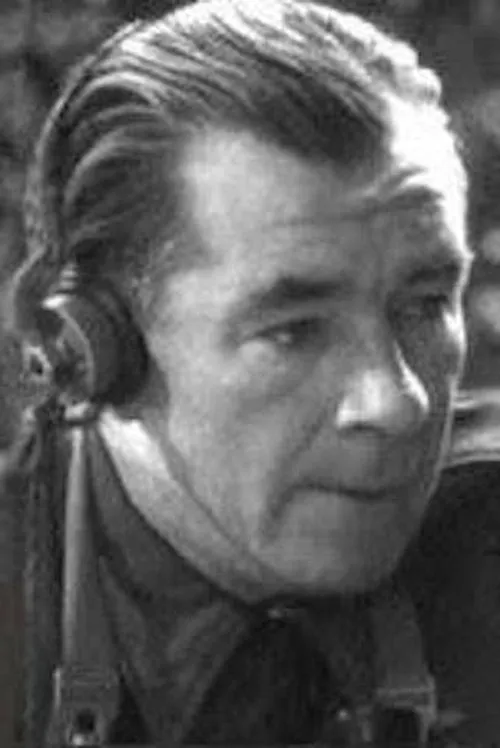 Bryan Herbert interpretando a Williams