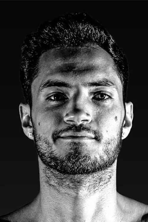 Julian Williams ha trabajado con Bryant Perrella en 1 ocasiones