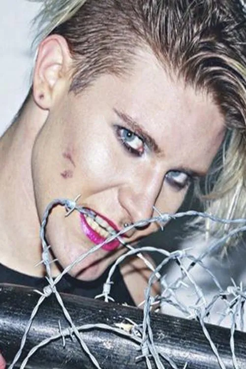 Bryce Joseph Boyer interpretando a Jamie Senegal