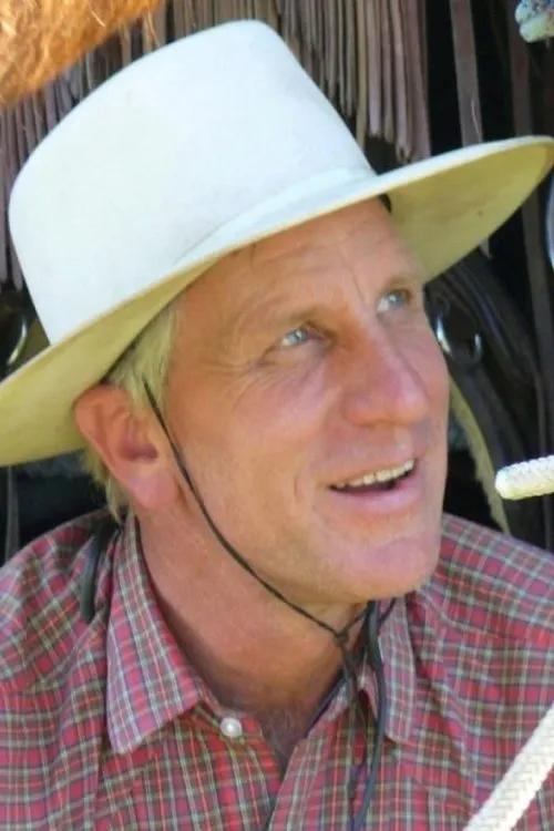 Buck Brannaman interpretando a Self