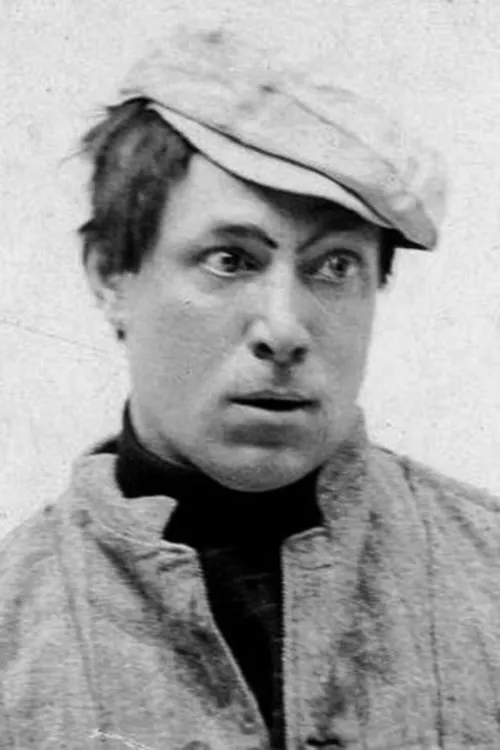 Bud Ross interpretando a Alice's Guardian