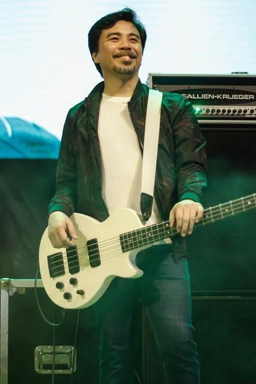 Buddy Zabala interpretando a Himself