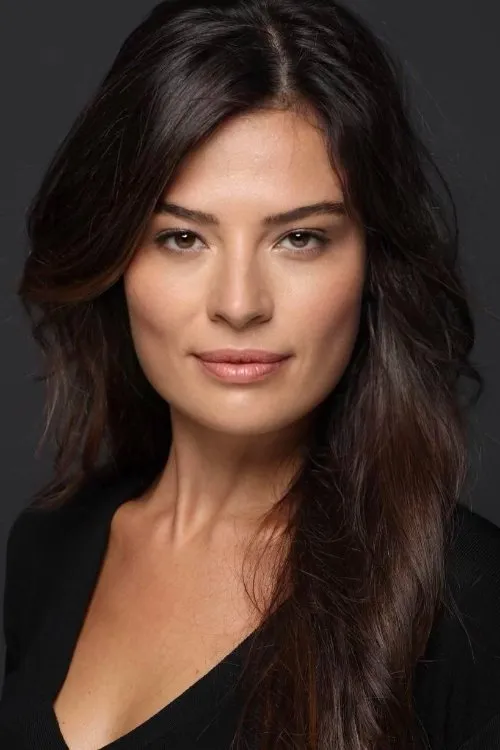 Ipek Ayaz Kortunç ha trabajado con Burçin Yıldırım en 1 ocasiones