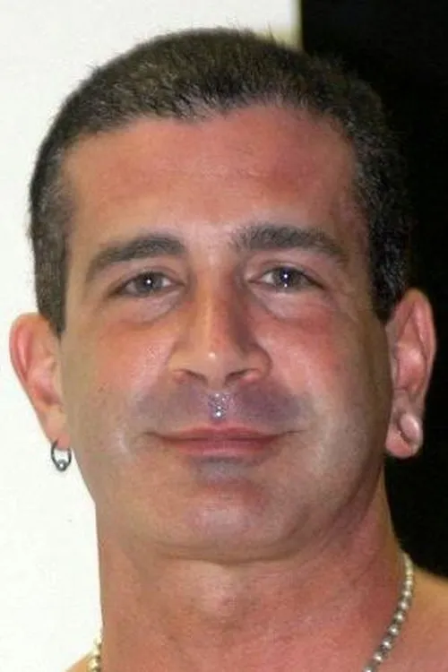 Buster Good interpretando a 