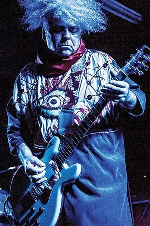 Buzz Osborne interpretando a 