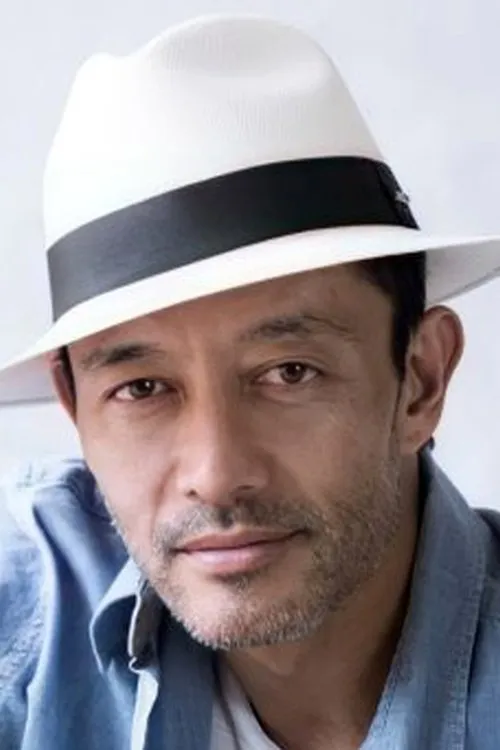 Cindy Sirinya Bishop ha trabajado con Byron Bishop en 2 ocasiones