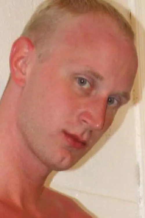 C.J. Banks interpretando a (archive footage)