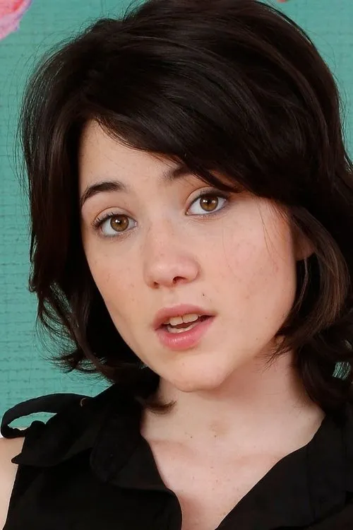 Cadence Carter interpretando a (archive footage)