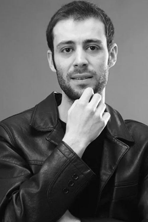 Eylül Su Sapan ha trabajado con Çağlar Yalçınkaya en 1 ocasiones