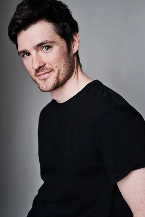 Cai Brigden interpretando a Max (segment 