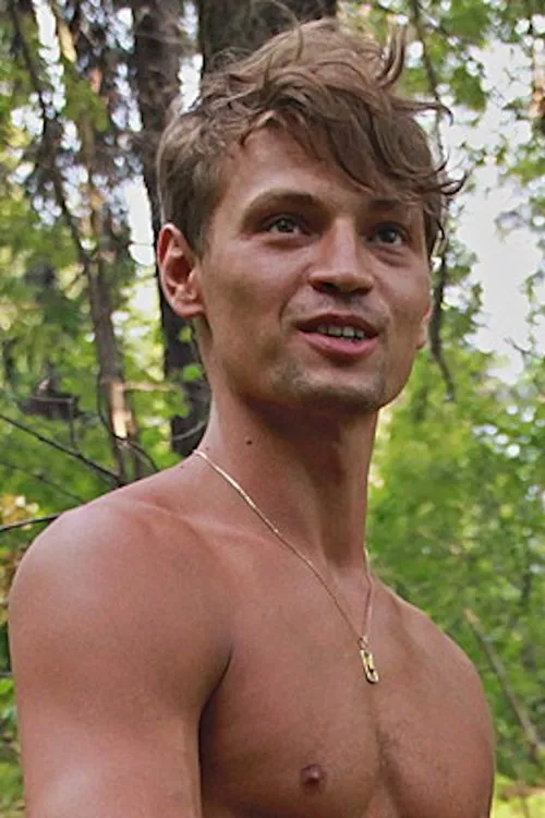 Cail interpretando a 