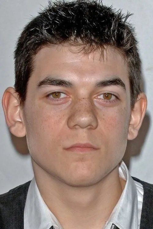 Cainan Wiebe interpretando a Mike Jensen