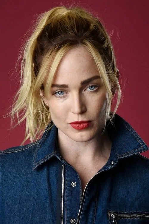 Caity Lotz — personaje: Sara Lance / White Canary
