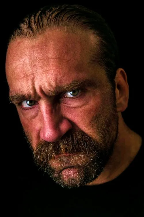 Kelly Klein ha trabajado con Caleb Dewall en 11 ocasiones