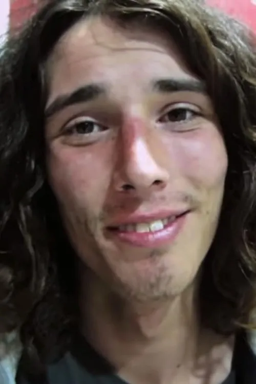 Caleb Lawrence McGillvary interpretando a Self - Viral Internet Personality