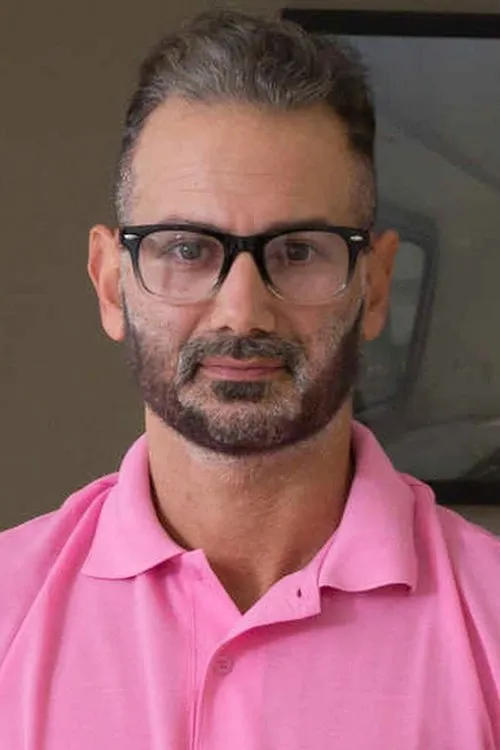 Calvin Hardy interpretando a 