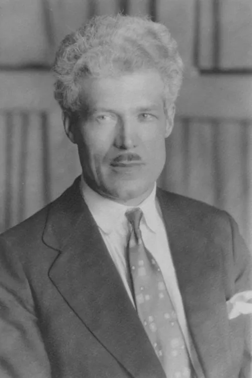 Calvin Reisland interpretando a Tommy