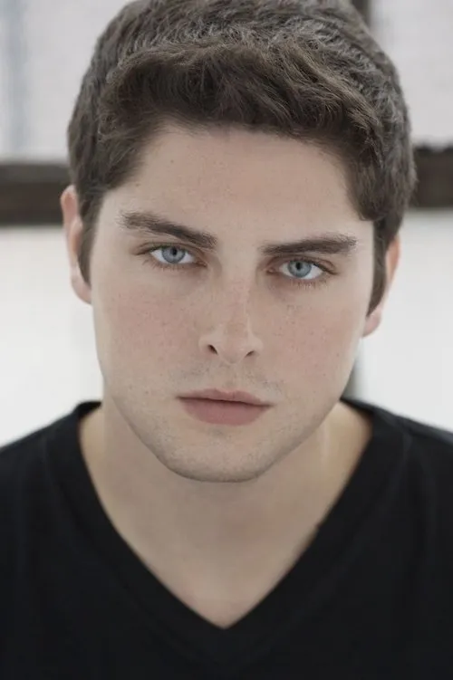 Cameron McKendry interpretando a Moose