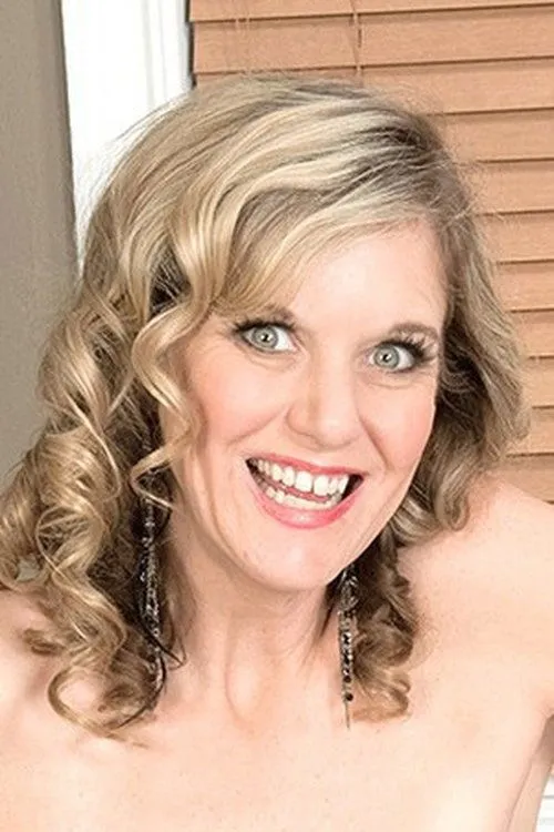 Cami Cline interpretando a 