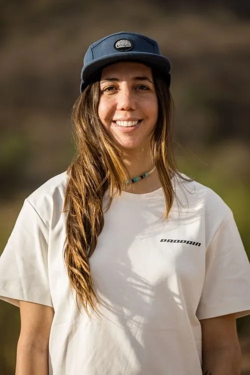 Hannah Bergemann ha trabajado con Cami Nogueira en 1 ocasiones