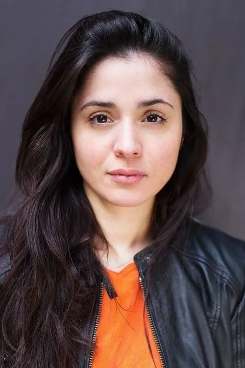 Canan Kir interpretando a Linda