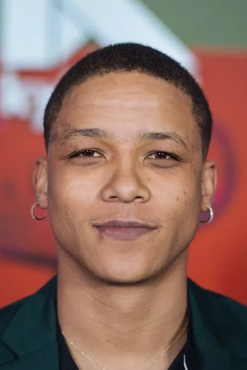 Cantona James — personaje: Ethan