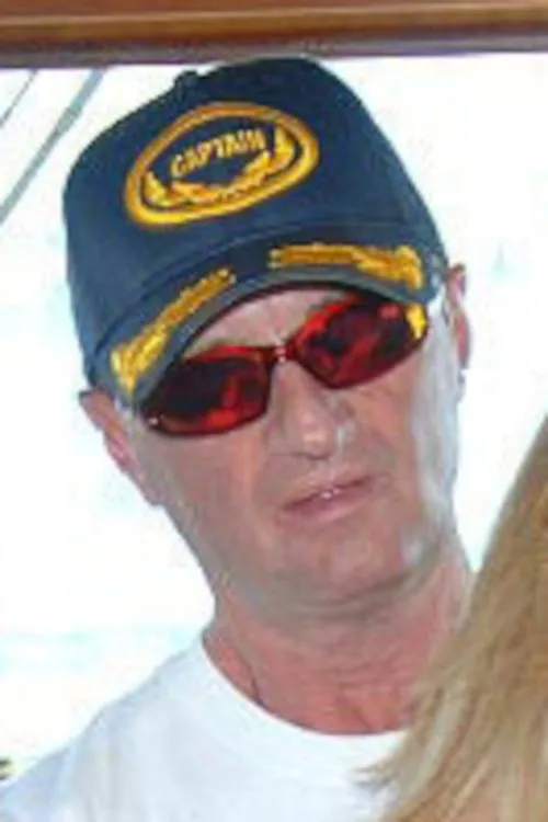 Captain Stabbin interpretando a The Captain