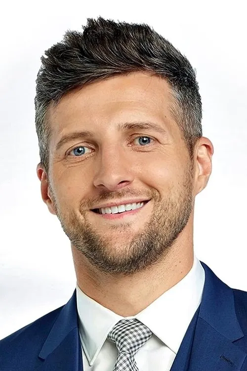 Carl Froch interpretando a Self