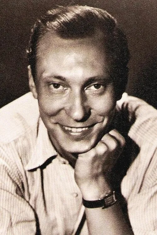 Carl Raddatz interpretando a Abel