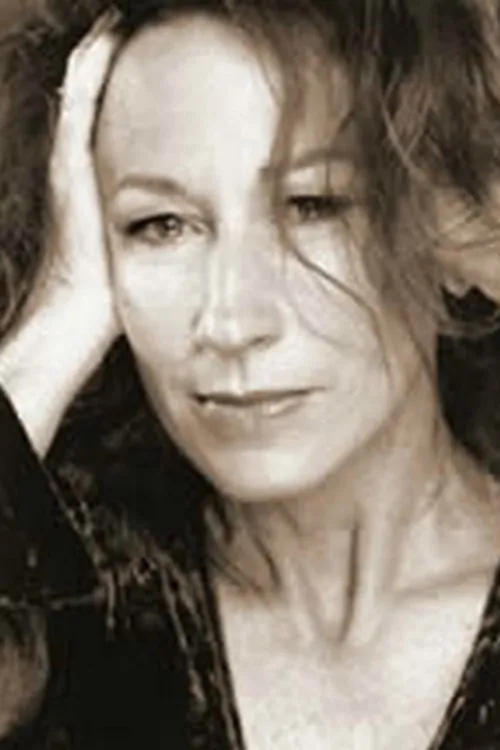 Carla Buzzanca interpretando a 