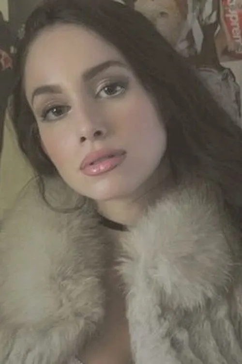 Carla Tempesta interpretando a Tara (as Carla Belnap)