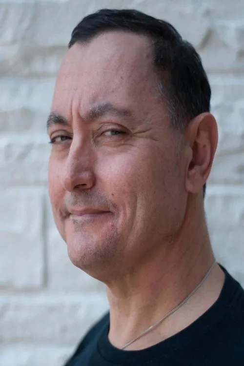 Carlo Fiorletta interpretando a Tony