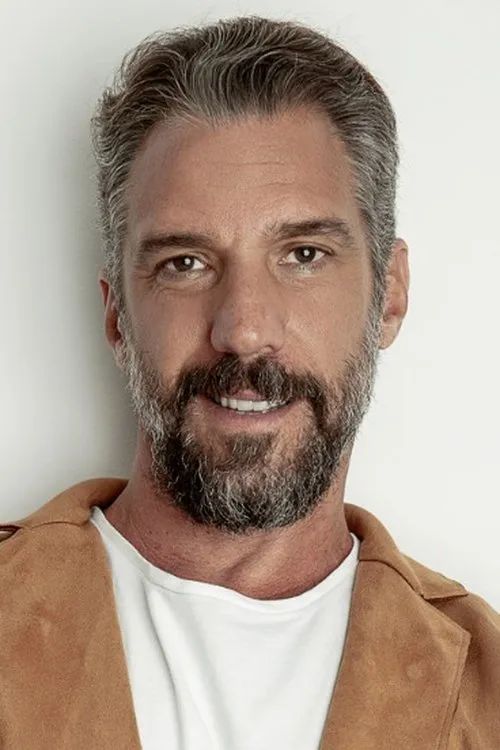 Carlos Bonow interpretando a Rickson